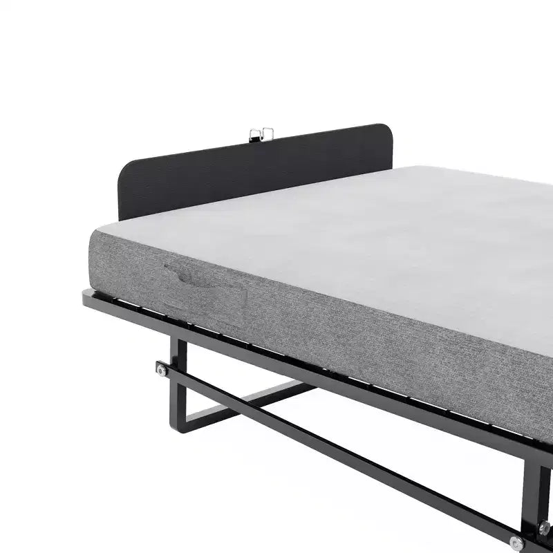 Lit pliant en métal avec matelas en mousse à ressorts ensachés, facile à ranger et mobile grâce à 4 roulettes