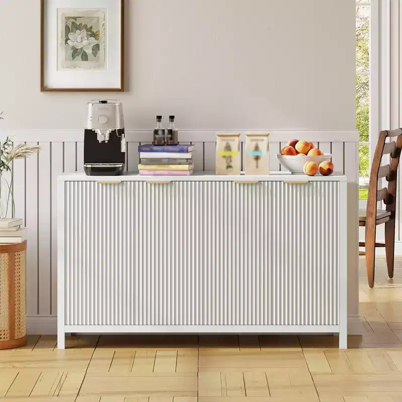 Buffet moderne cannelé de 55", armoire de rangement, buffet/crédence en bois à 4 portes avec étagère réglable pour salle à manger, cuisine et salon