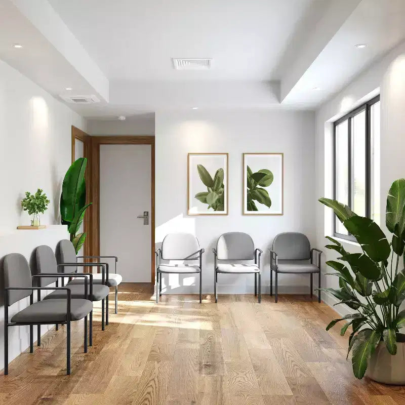 Chaise de réception latérale empilable en acier avec accoudoirs, modèle Confort