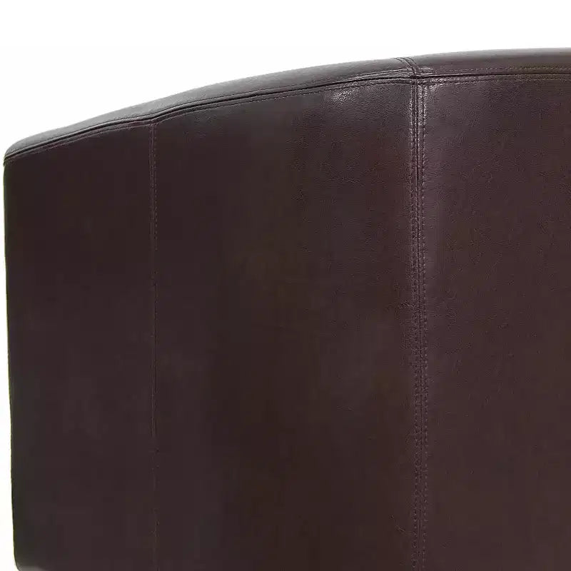Fauteuil en cuir avec accoudoirs inclinés Chaise décorative
