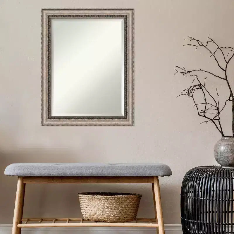 Miroir mural de salle de bain encadré orné argenté
