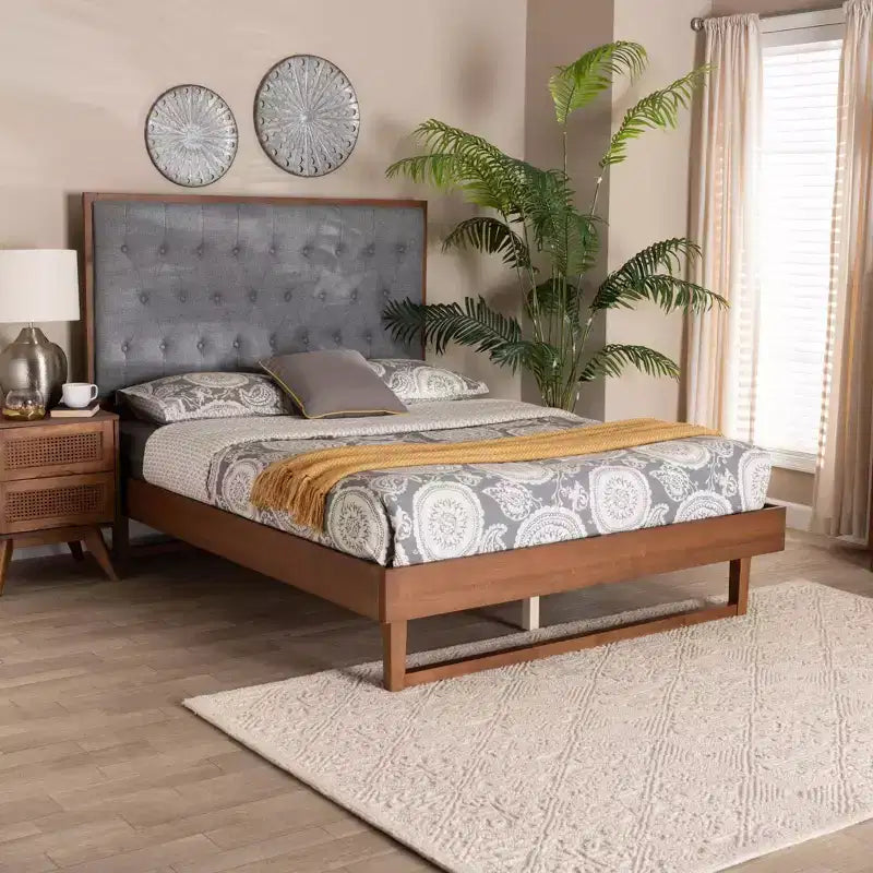 Lit plateforme en tissu et bois Gris/Noyer Marron : Pas de sommier tapissier, Tête de lit capitonnée